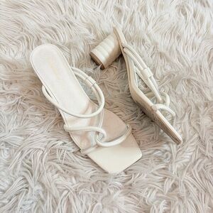 Intentionally Blank Kamill Cream White Leather Heeled Sandals, Size 11